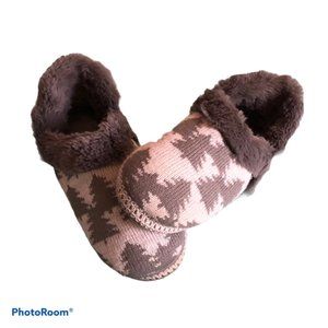 MUK LUKS Slipper with Faux Fur Lining